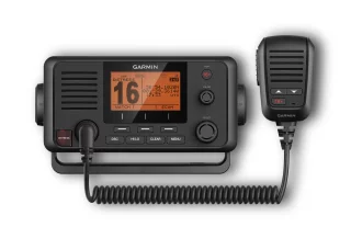 VHF 215i -meriradio